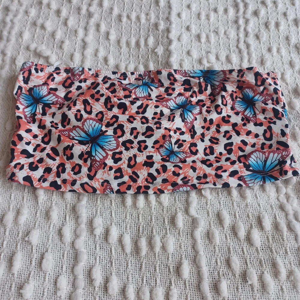 Shein Leopard & Butterfly Print Crop Tube Top & Biker Shorts - Picture 5 of 6